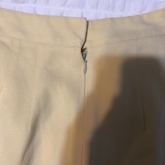 very pretty yellow pastel midi skirt - Picture 4 of 5